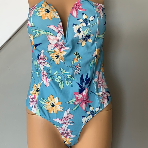 Tops - Body suit nwt
